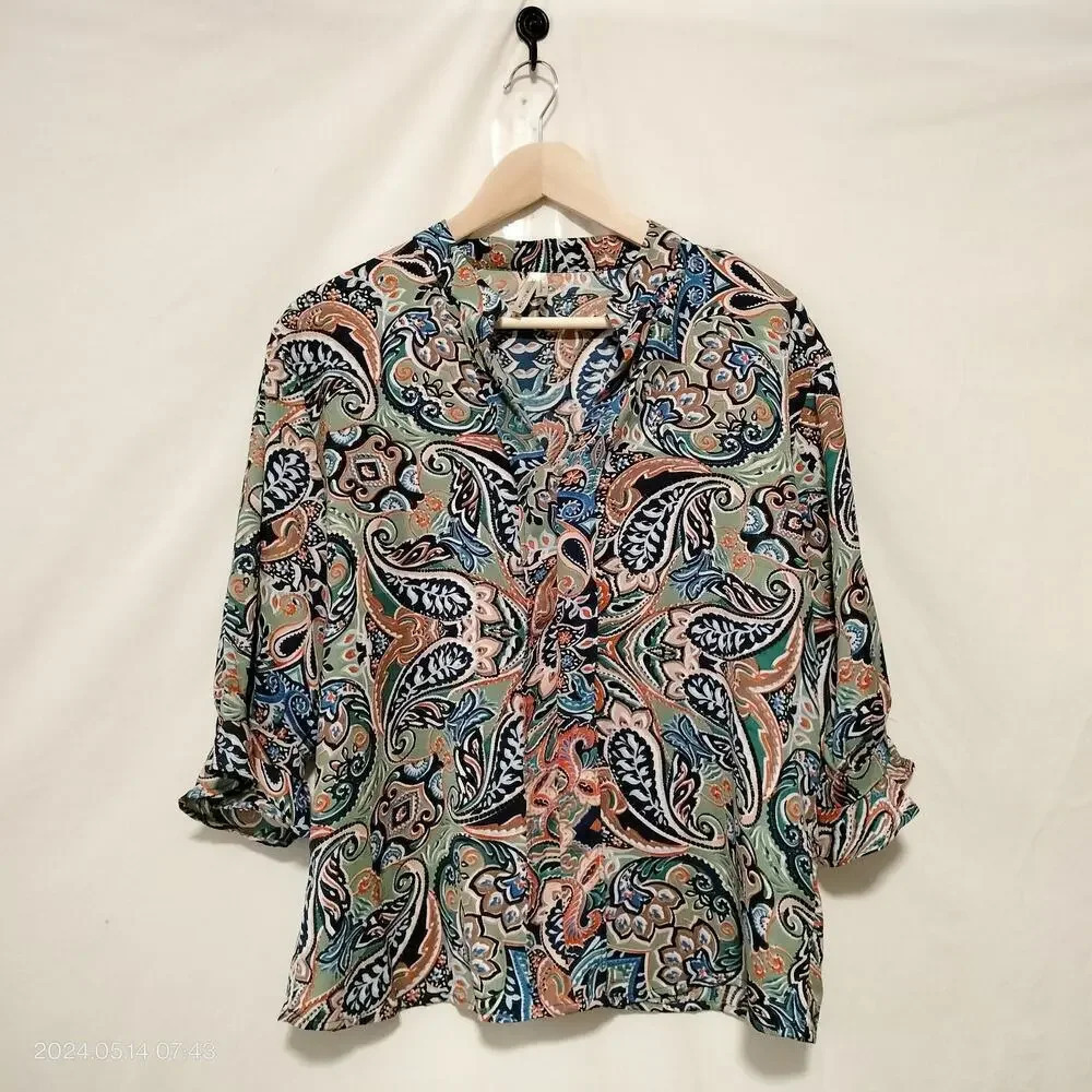 Moon Orchid Size Medium 3/4 Ruffle Sleeves Paisley V Neck Bouse top